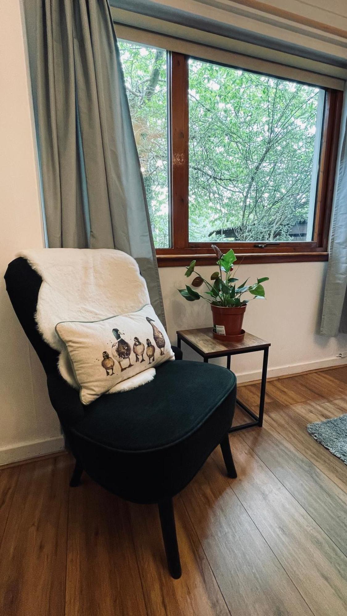 Appartamento Stylish Garden Flat Near Loch Ness Drumnadrochit Esterno foto